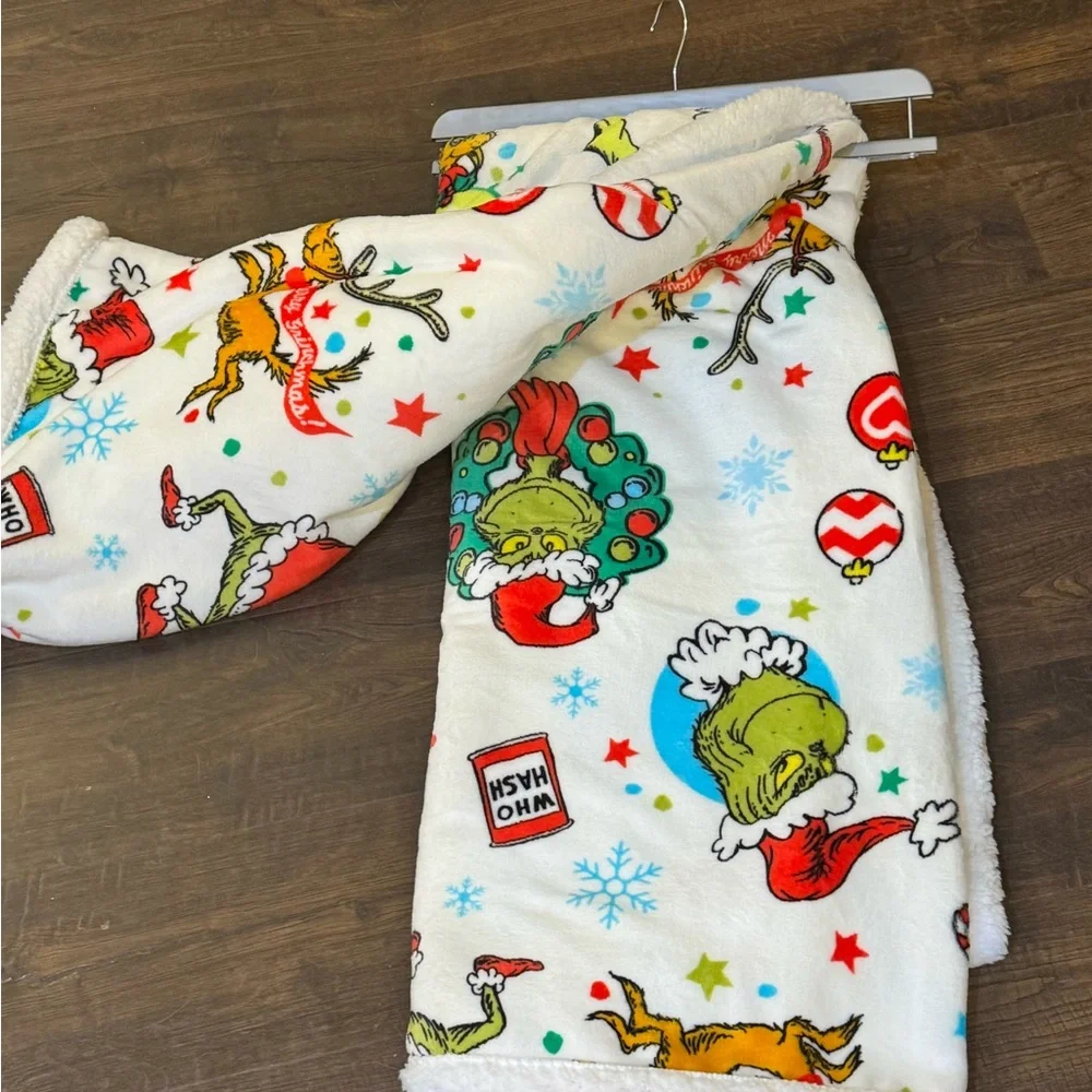 Grinch Fleece Throw Blanket